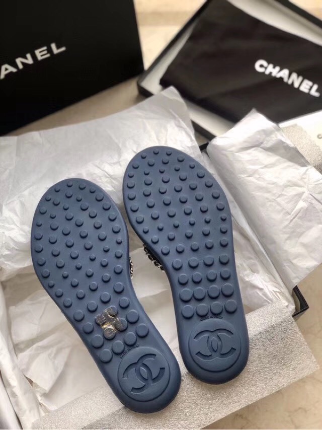 Ch**el Slipper