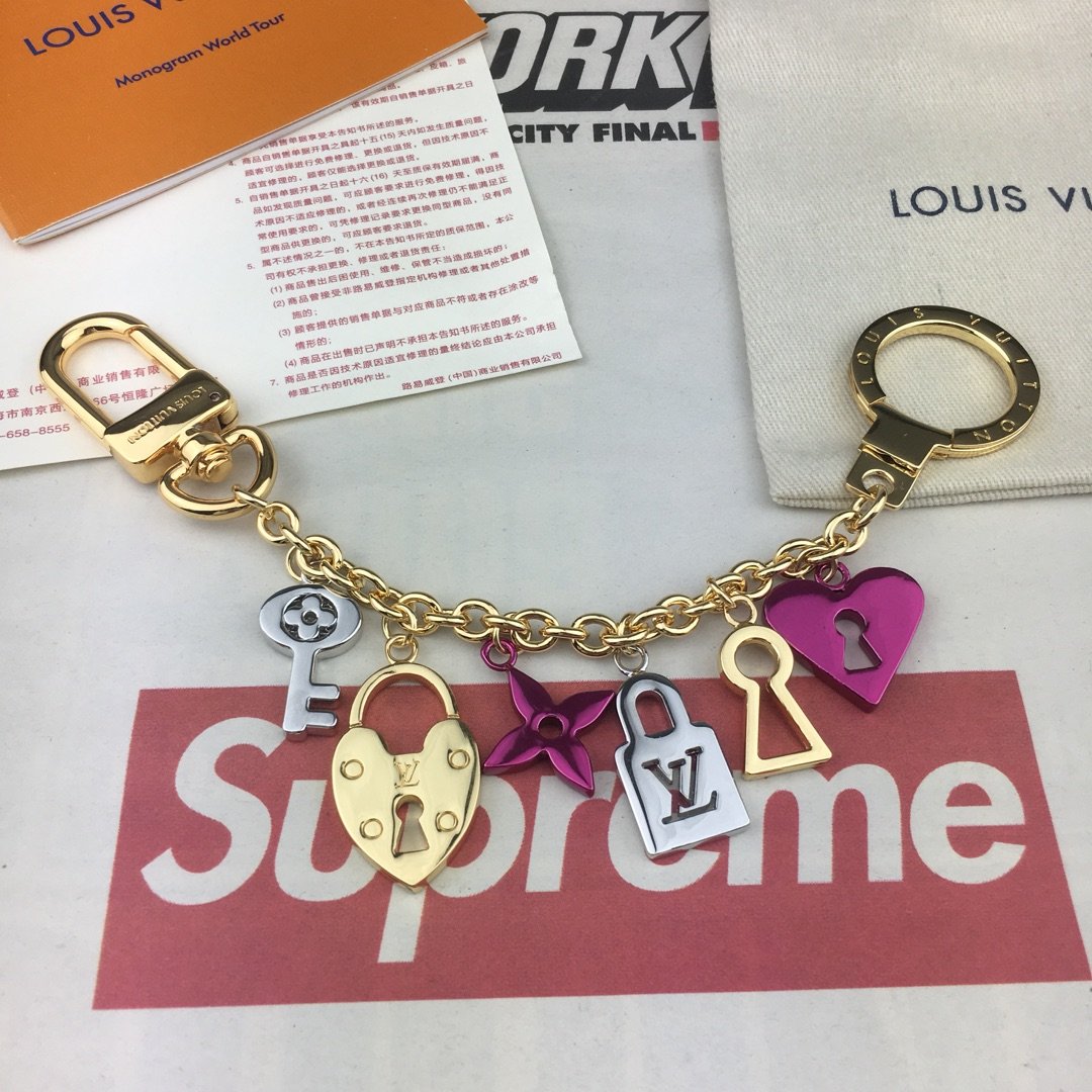 L0vis Vvtt0n Circle Key Holder