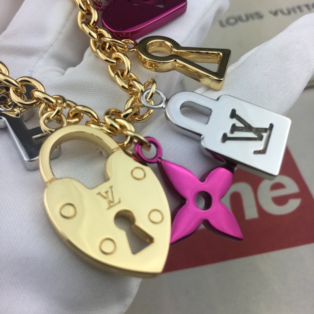 L0vis Vvtt0n Circle Key Holder
