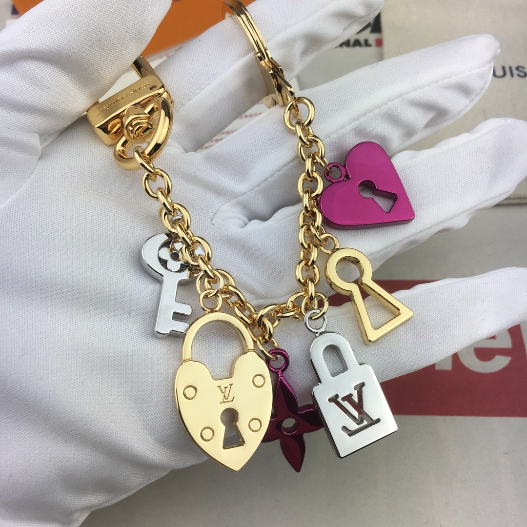 L0vis Vvtt0n Circle Key Holder