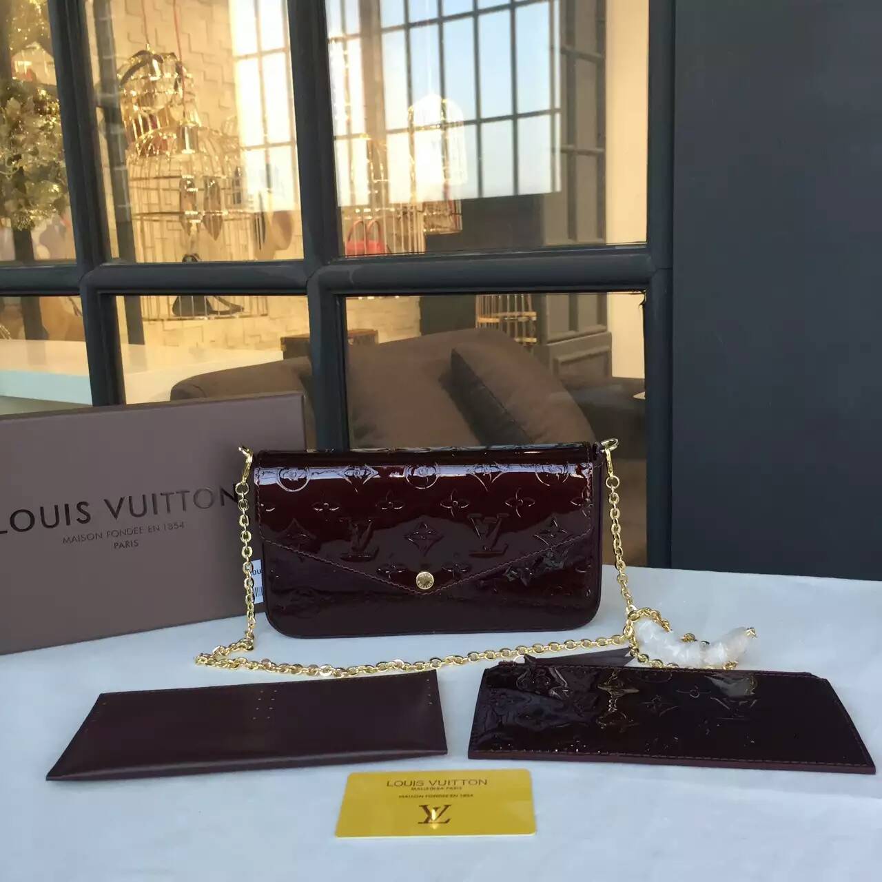 L0vis Vvtt0n Pochette Felicie