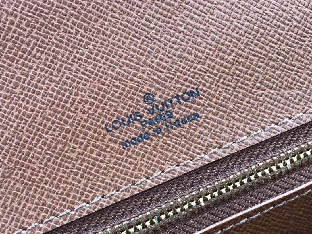 L0vis Vvtt0n Monceau 26cm Handbag