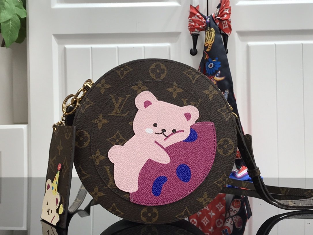 L0vis Vvtt0n Monogram Round Corssbody Bag