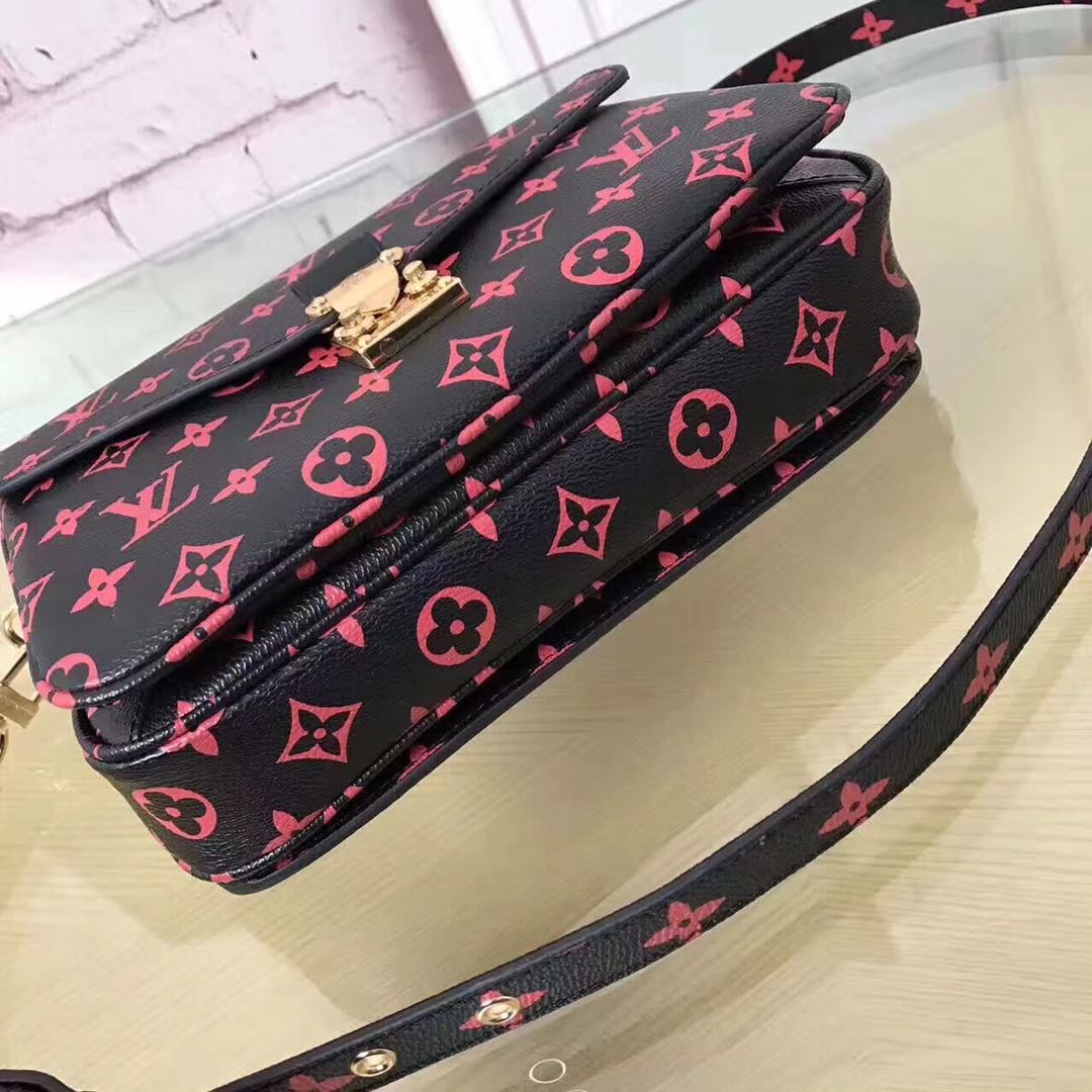 L0vis Vvtt0n Pochette Metis Handbag