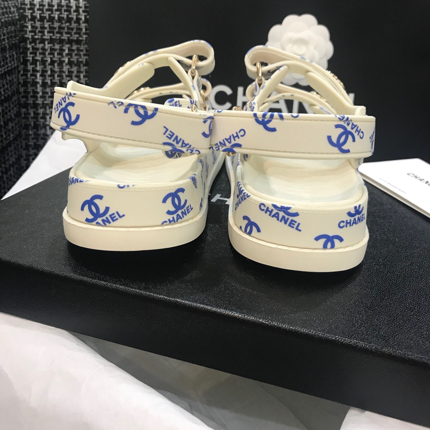 Ch**el Sandals 002