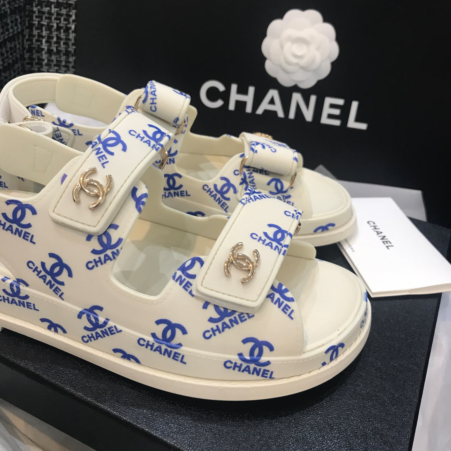 Ch**el Sandals 002