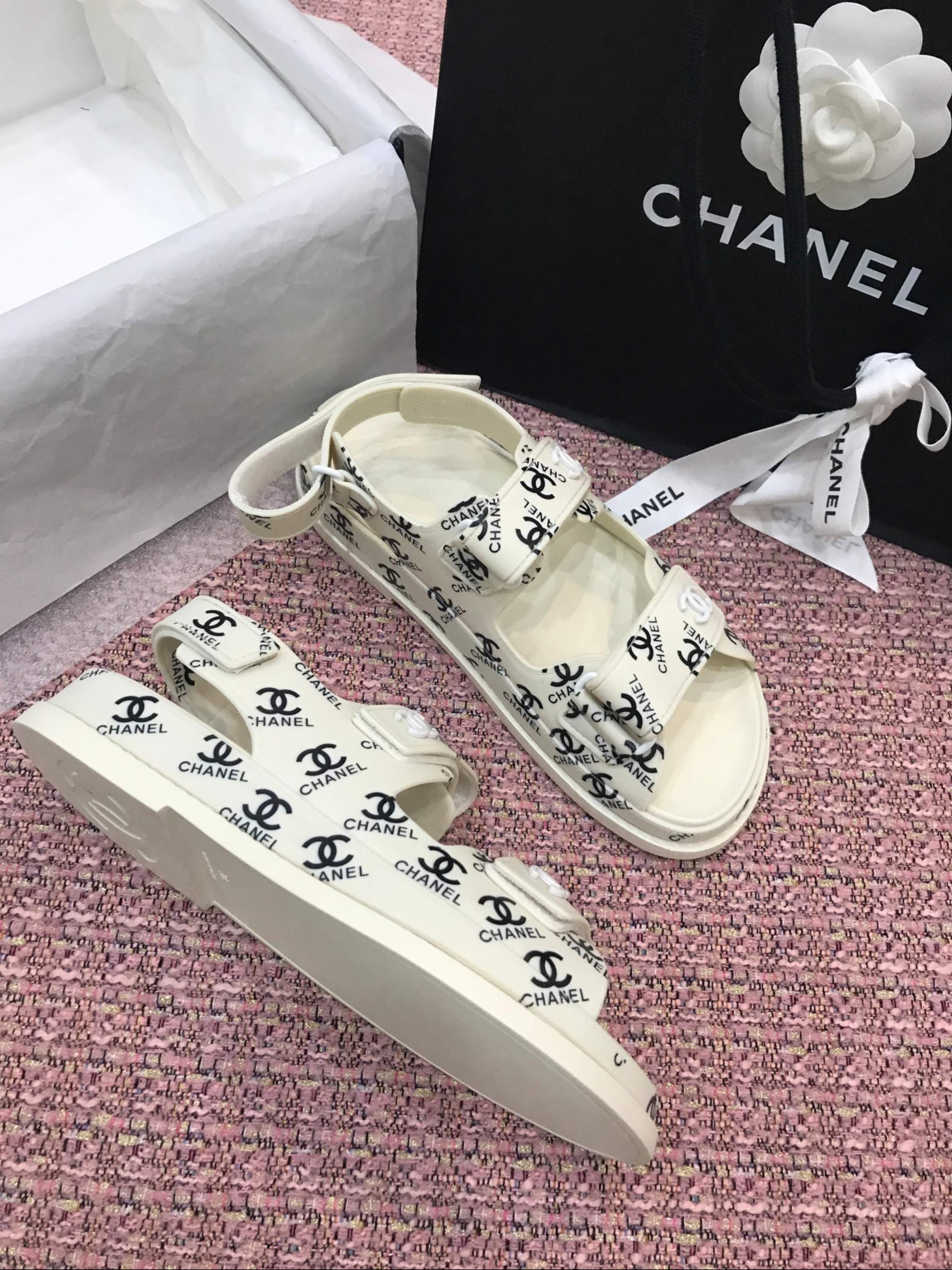 Ch**el Sandals 004