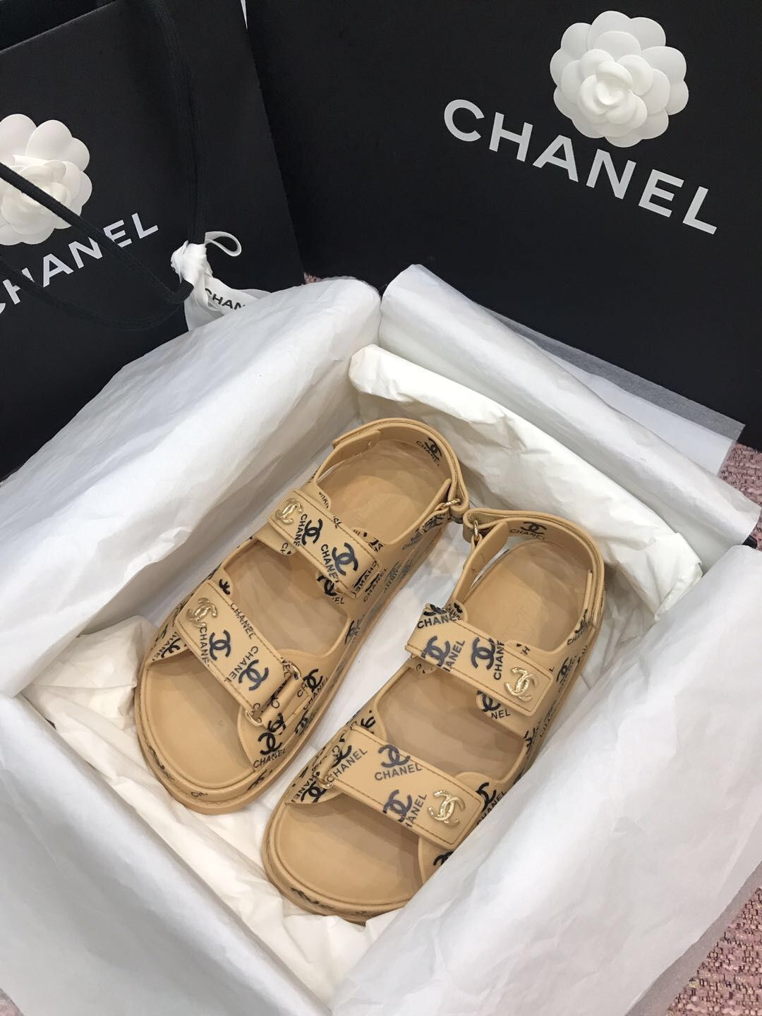 Ch**el Sandals 005