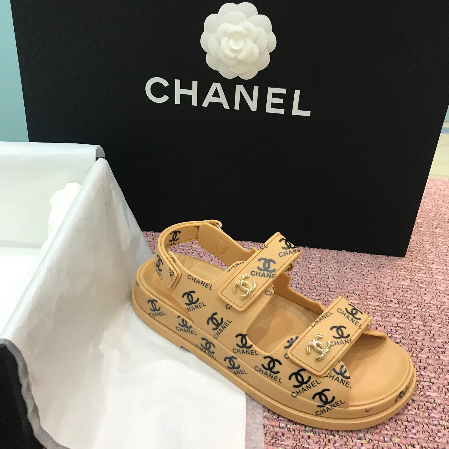 Ch**el Sandals 005