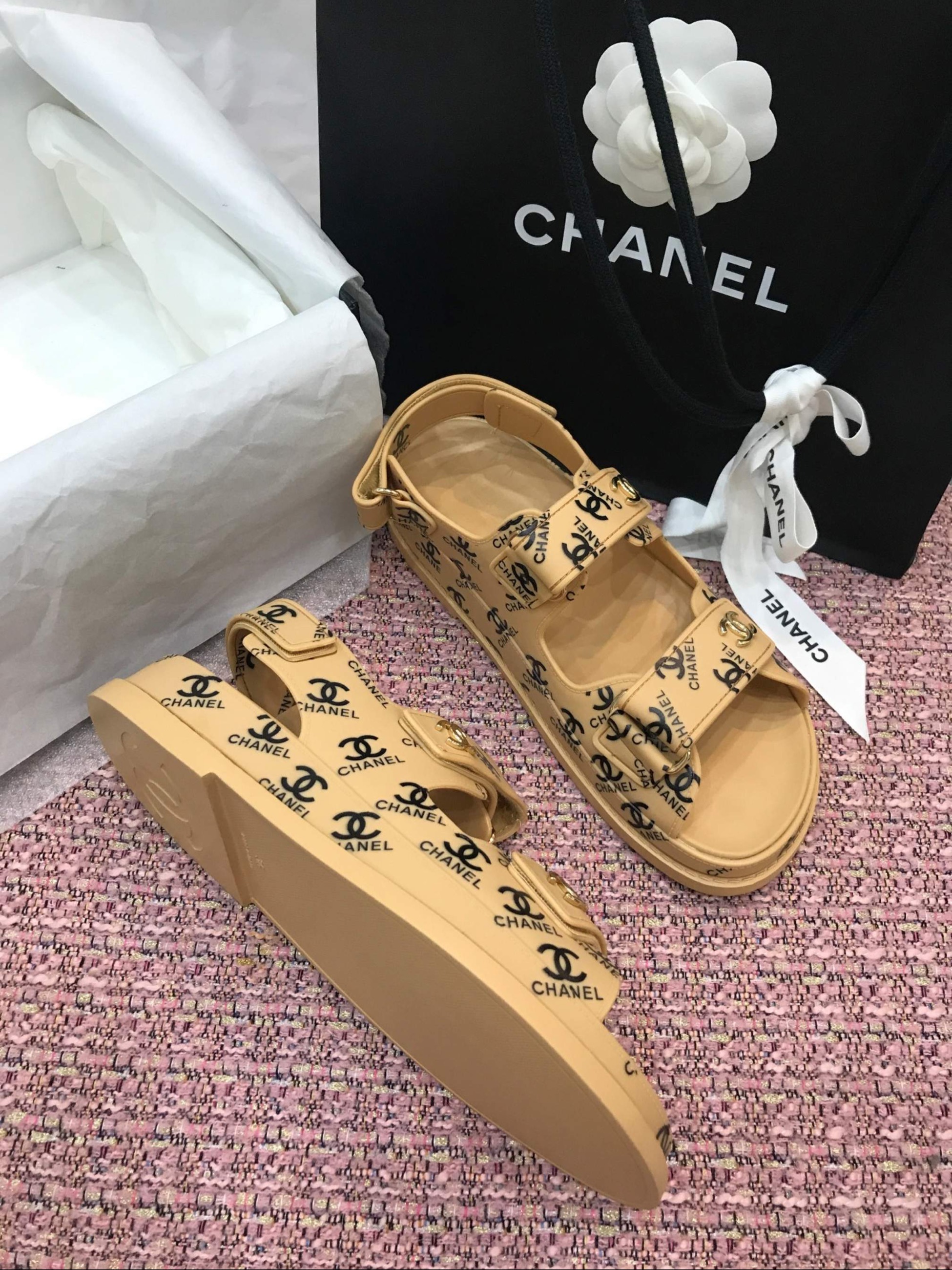 Ch**el Sandals 005