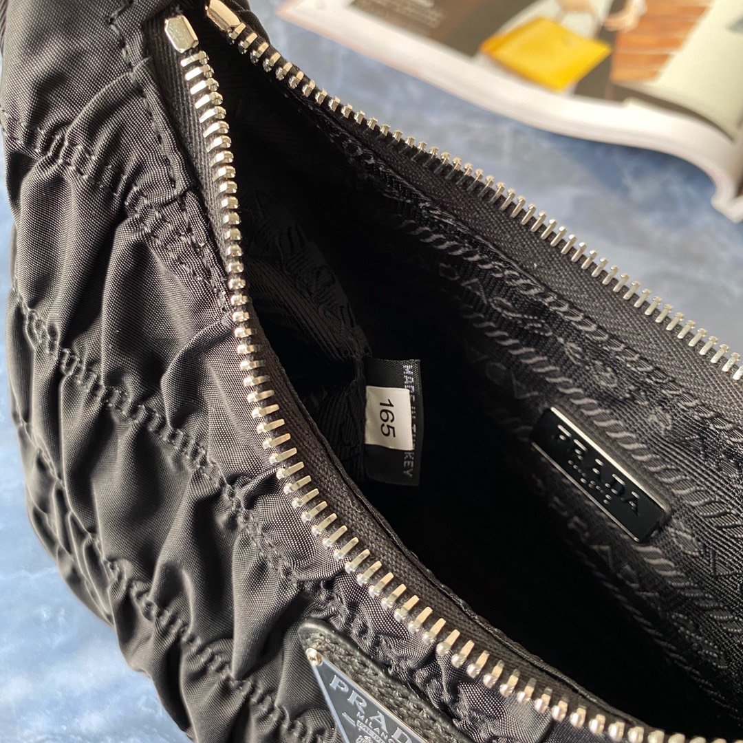 Pra*a Nylon 1NE204 Hobo Bag 22cm