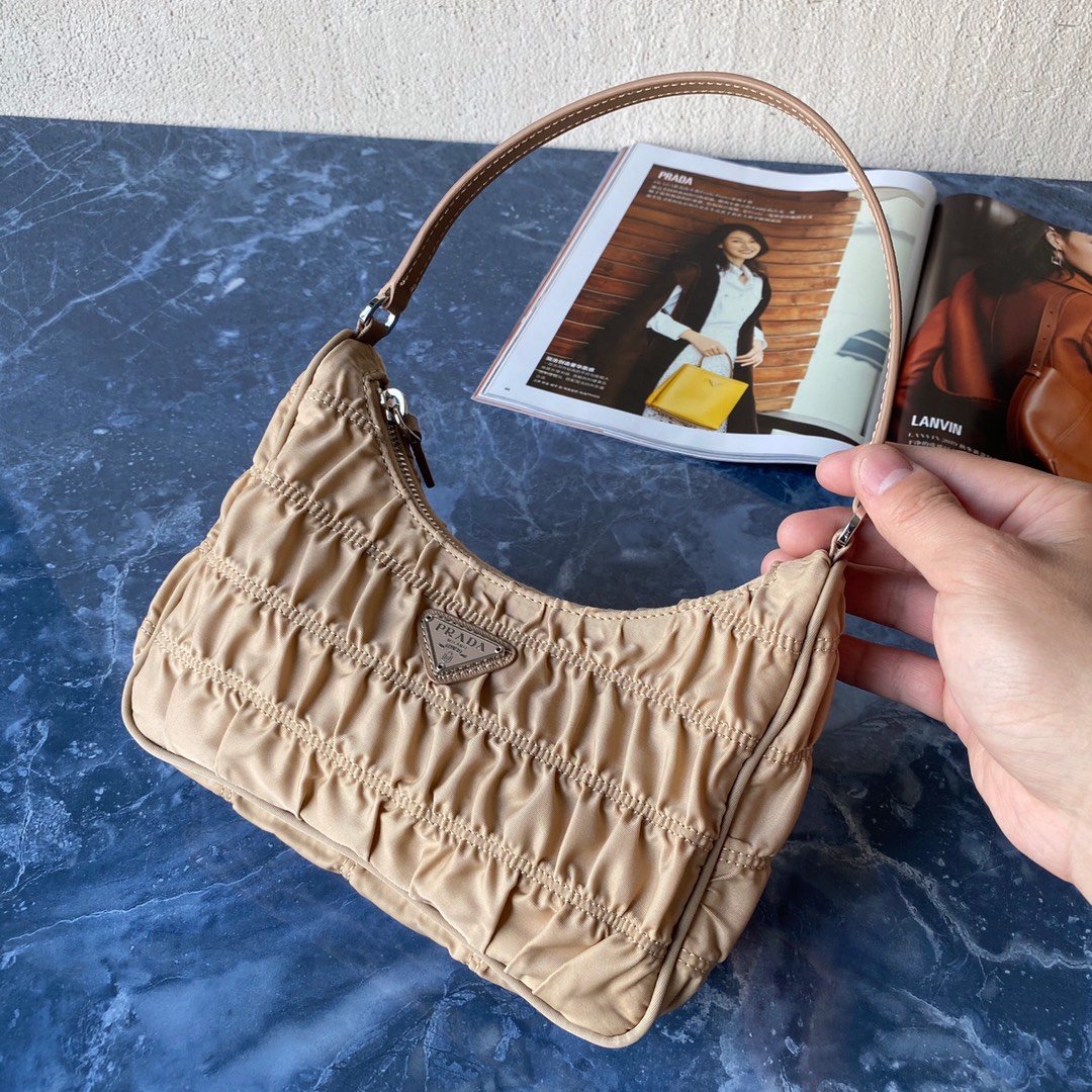 Pra*a Nylon 1NE204 Hobo Bag 22cm 001