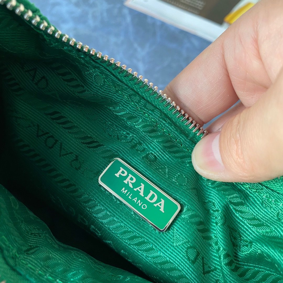 Pra*a Nylon 1NE204 Hobo Bag 22cm 003