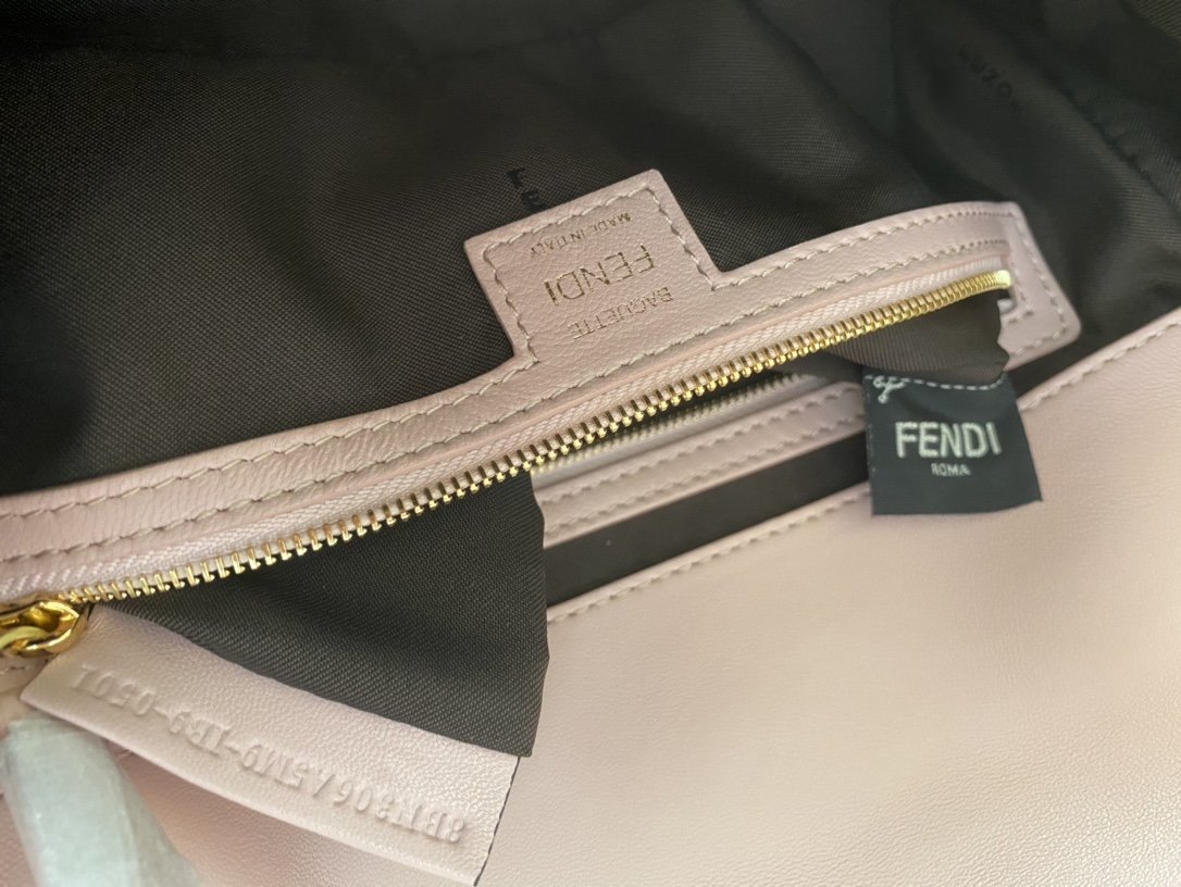F**di Baguette Bag 26cm Pink