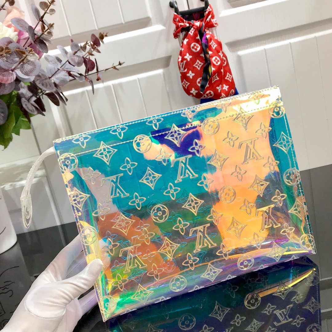 LV POCHETTE VOYAGE M47542