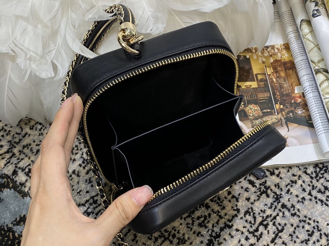 Ch**el Shoulder Bags AS1753 004