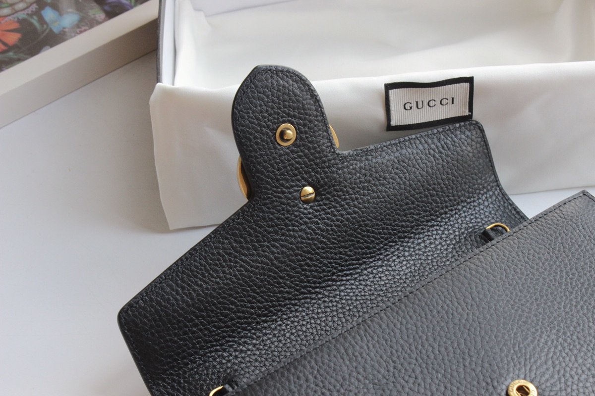 Gvc*1 Chain Shoulder Bag 20cm