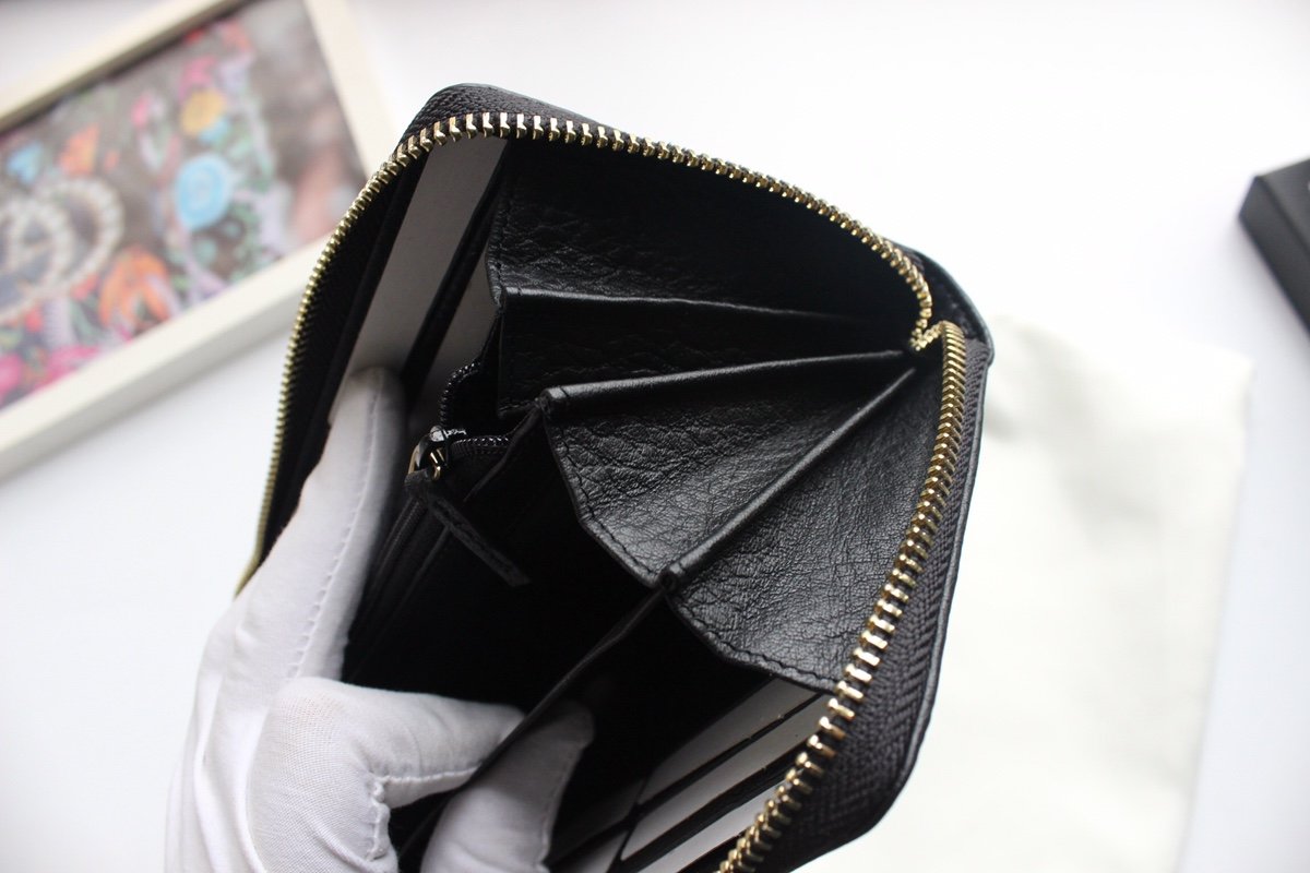 Gvc*1 Wallet 004