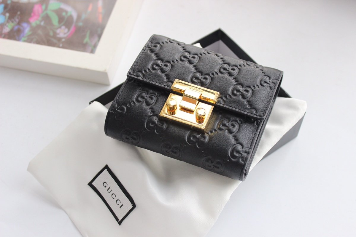 Gvc*1 Black Padlock wallet