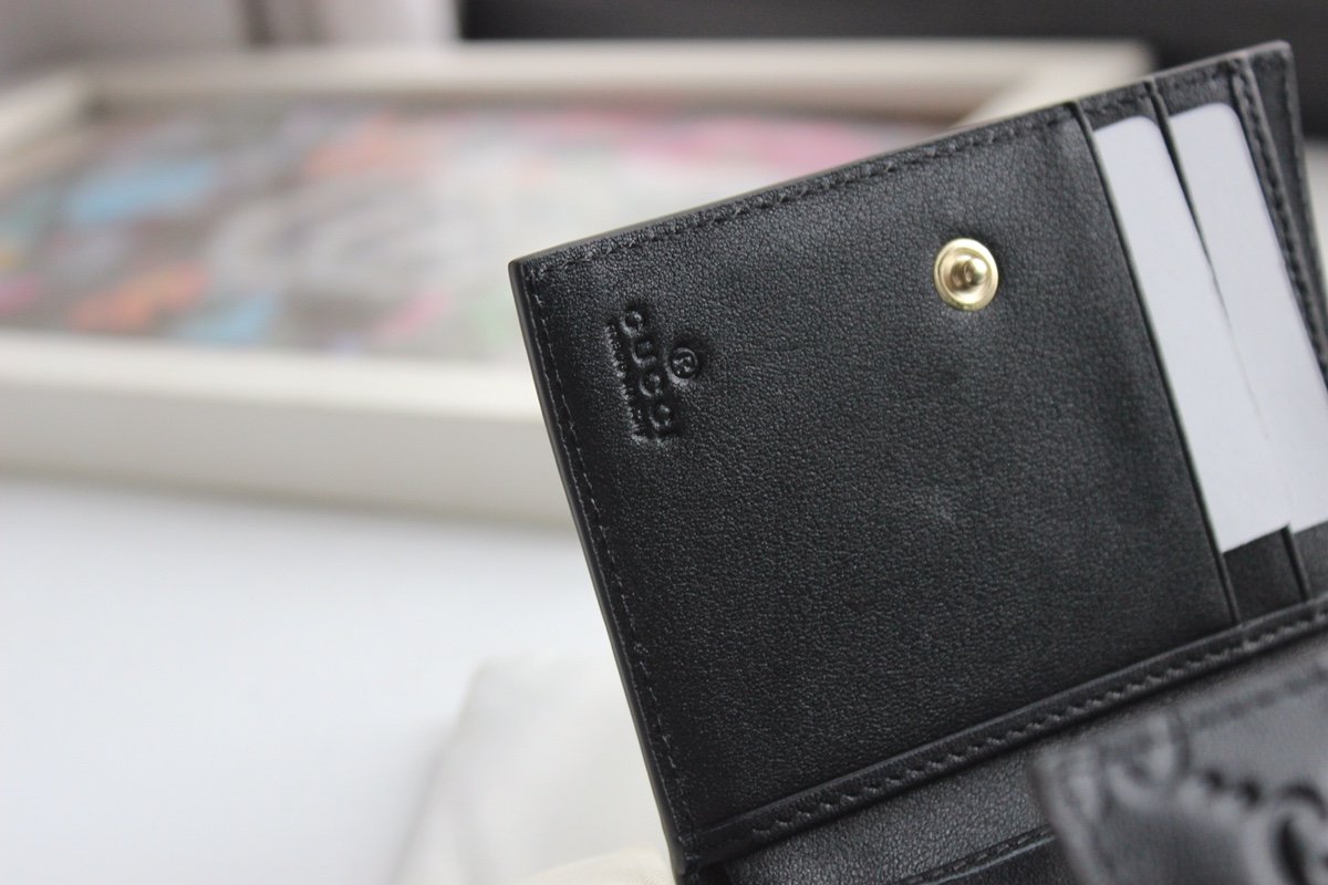 Gvc*1 Black Padlock wallet