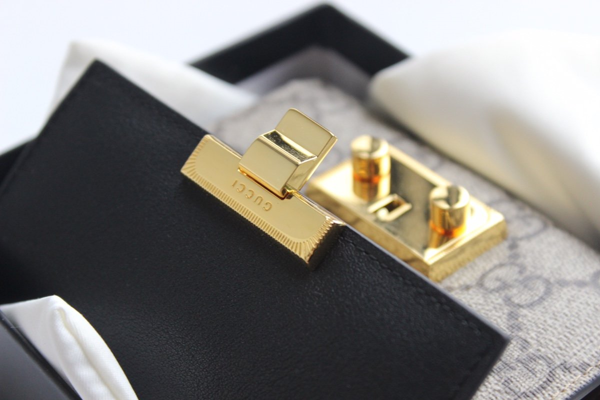 Gvc*1 Padlock wallet 002