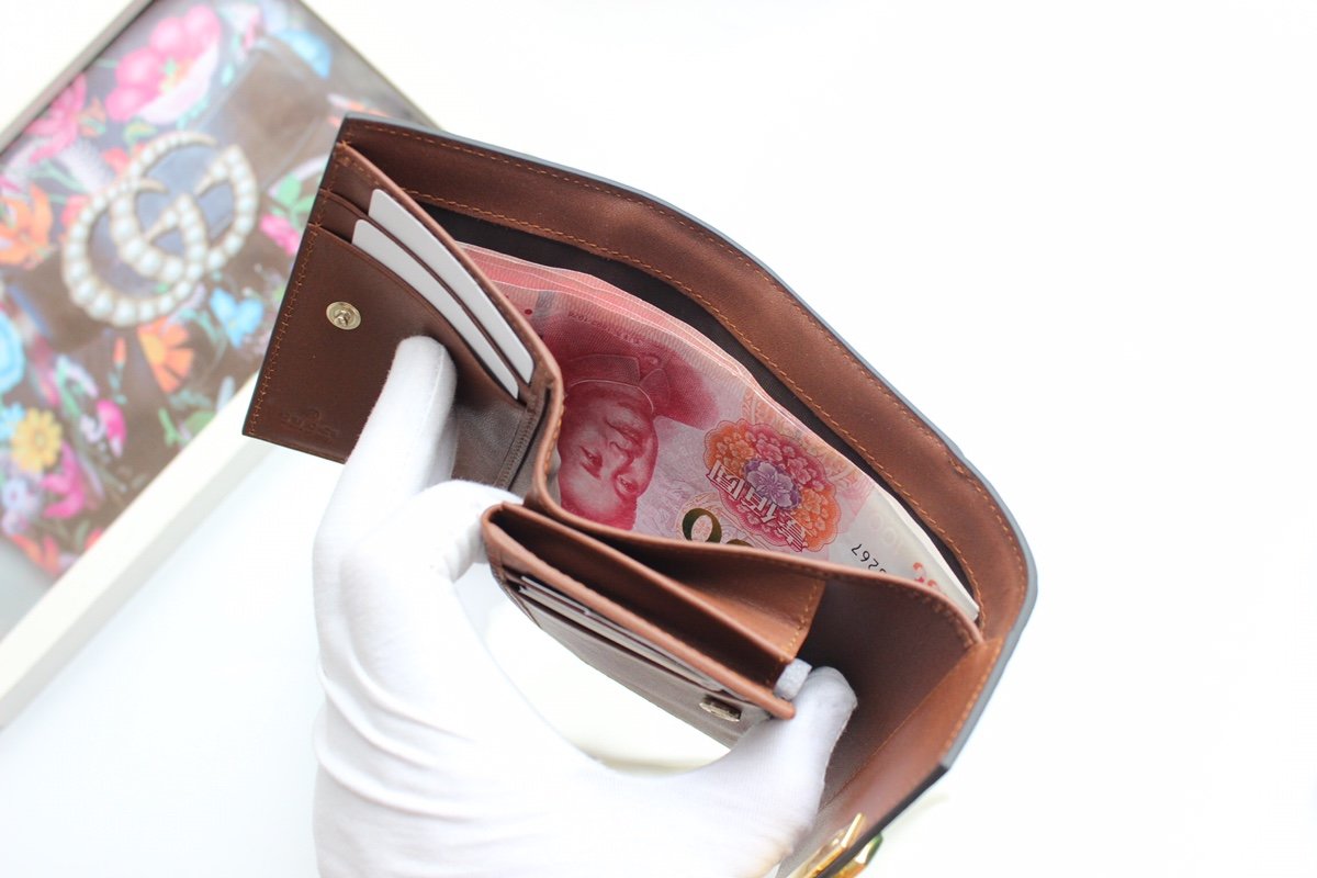 Gvc*1 Padlock wallet 002