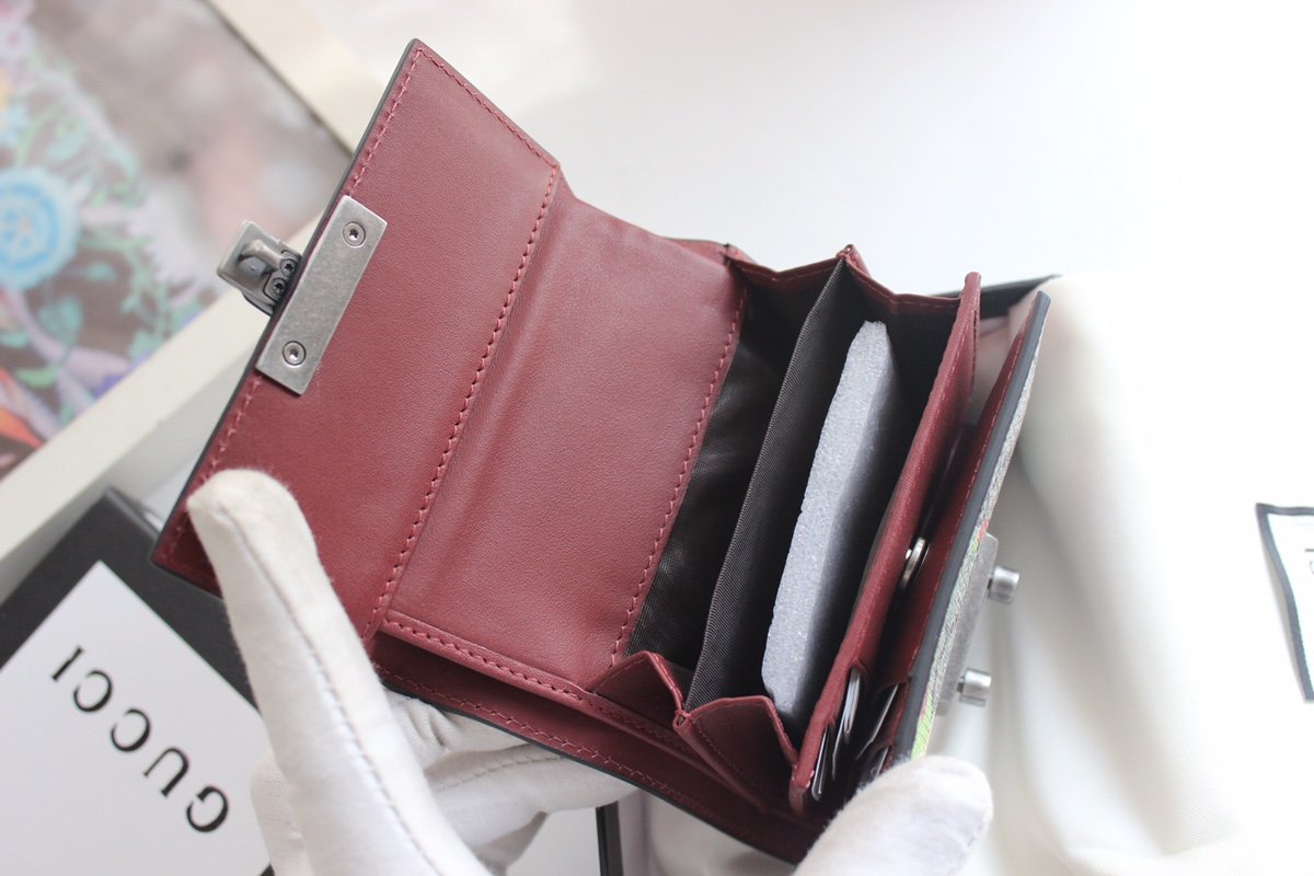 Gvc*1 Padlock wallet 004