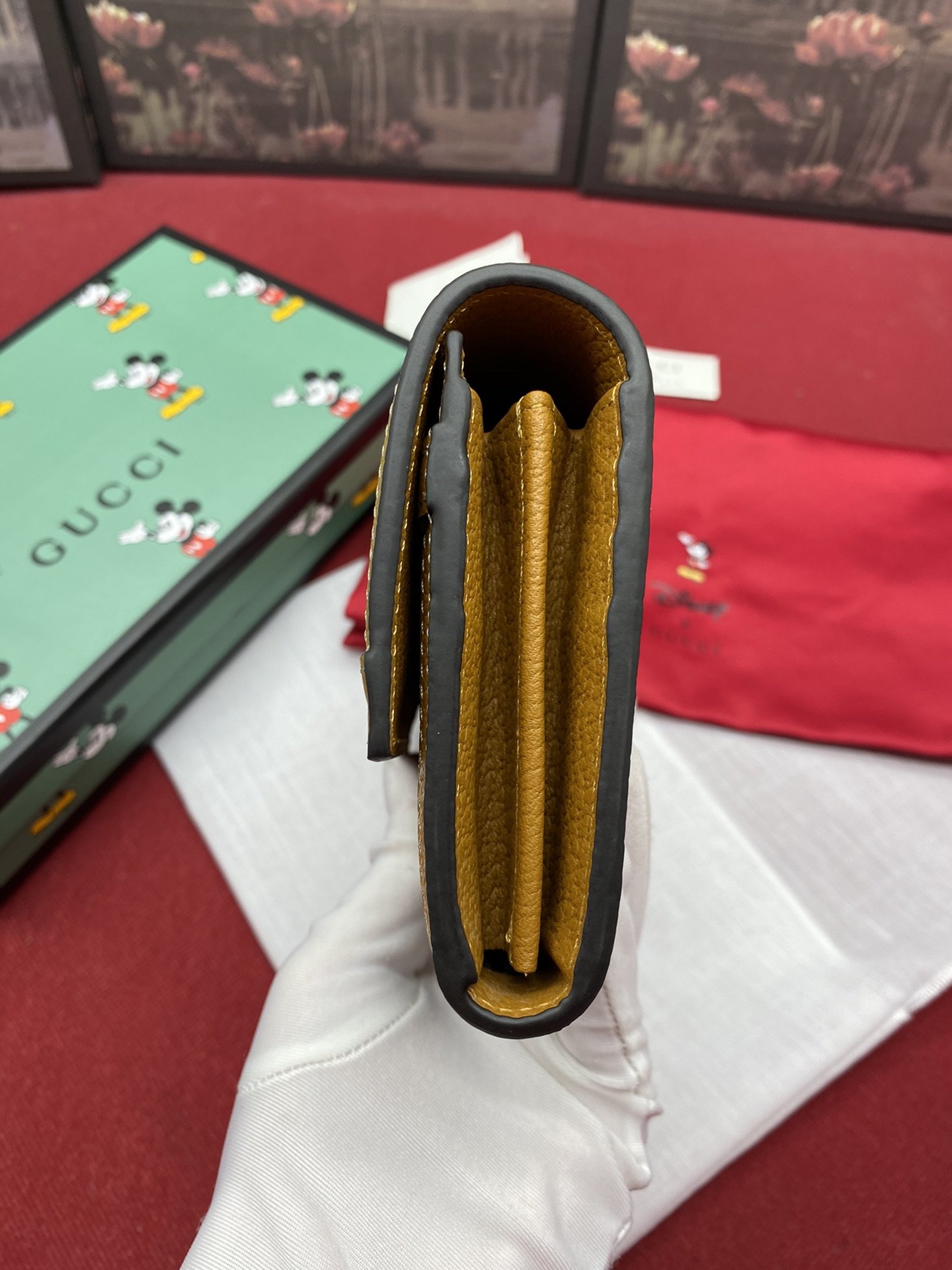 Gvc*1 Disney Wallet