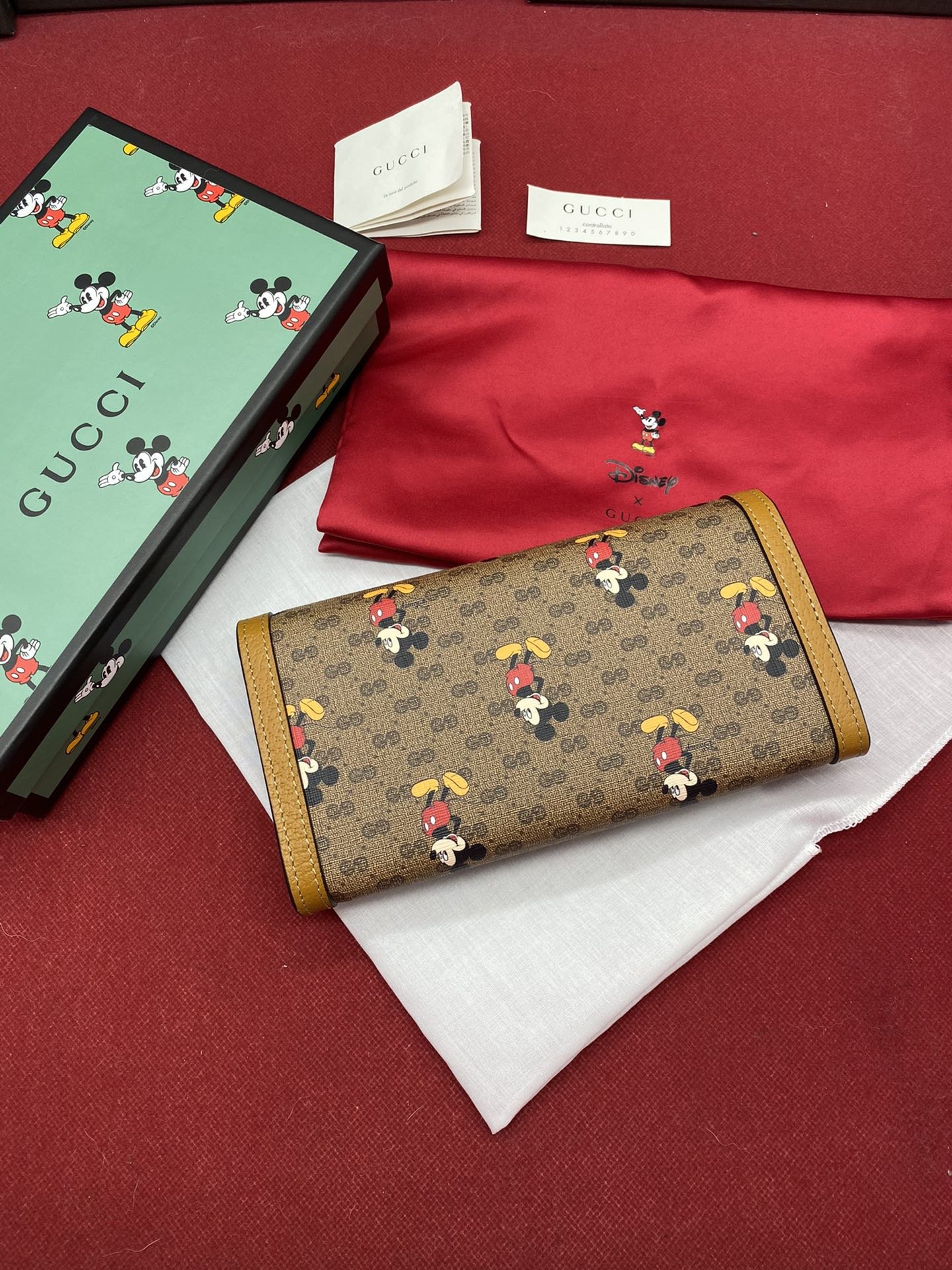 Gvc*1 Disney Wallet