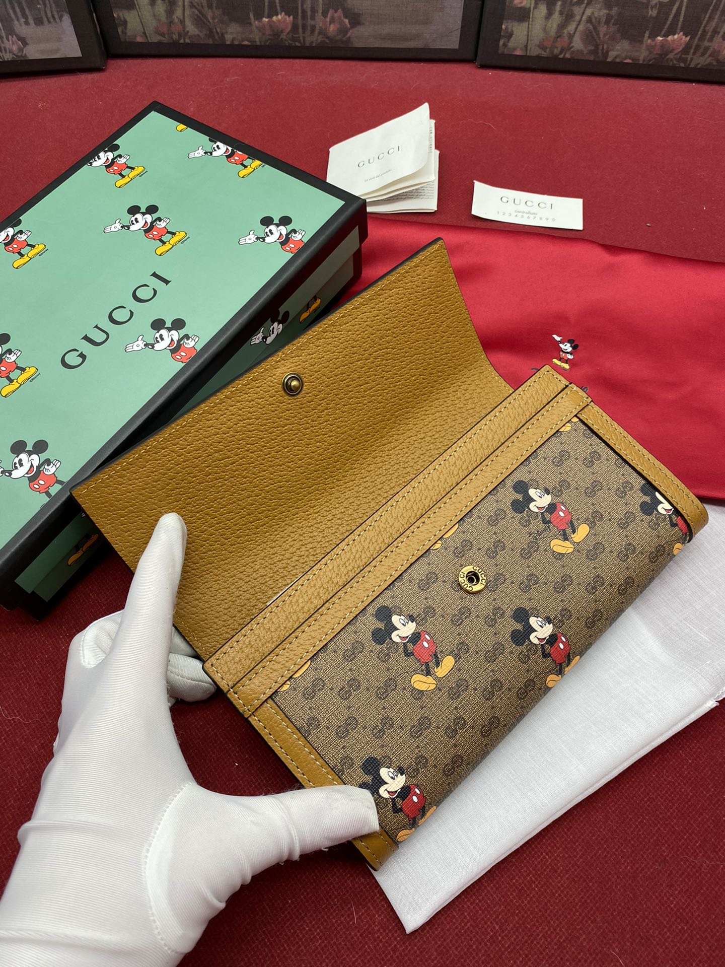 Gvc*1 Disney Wallet
