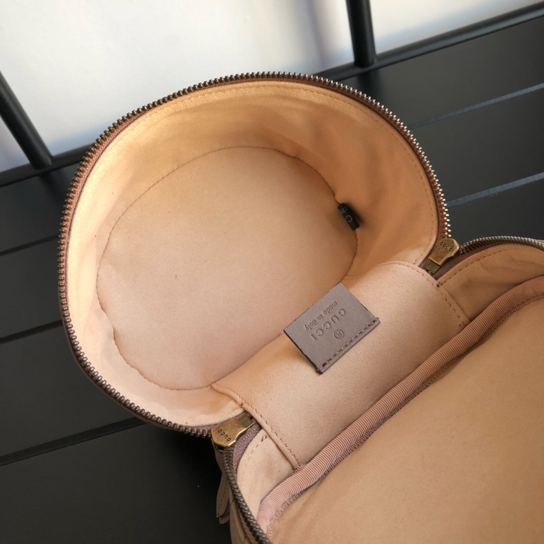 Gvc*1 GG Marmont Mini Backpack 001