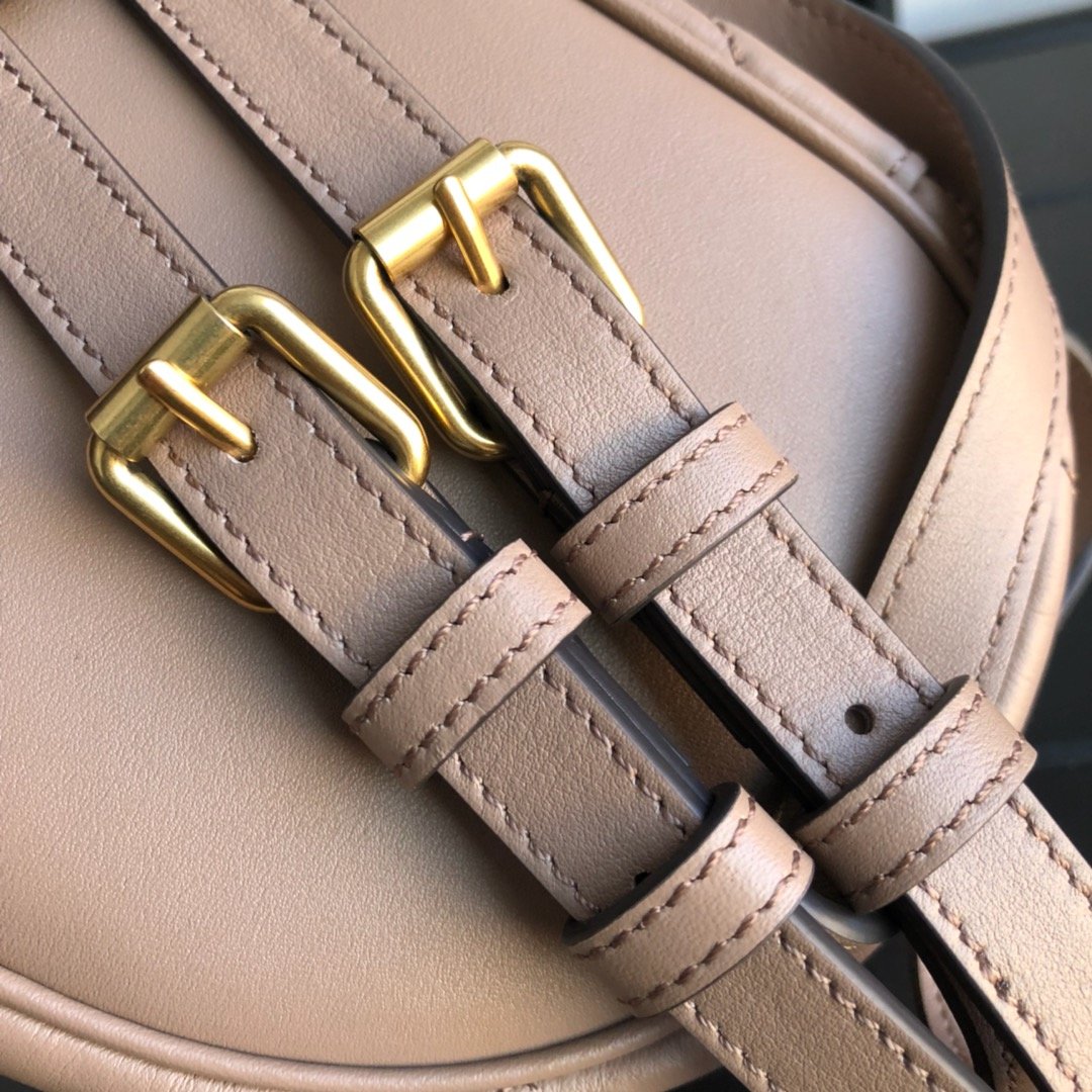 Gvc*1 GG Marmont Mini Backpack 001