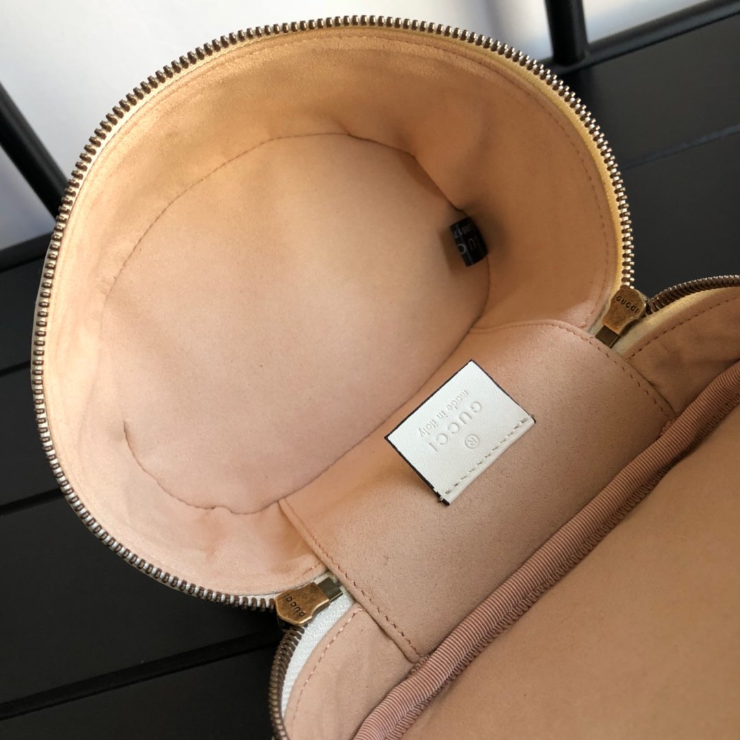 Gvc*1 GG Marmont Mini Backpack 002