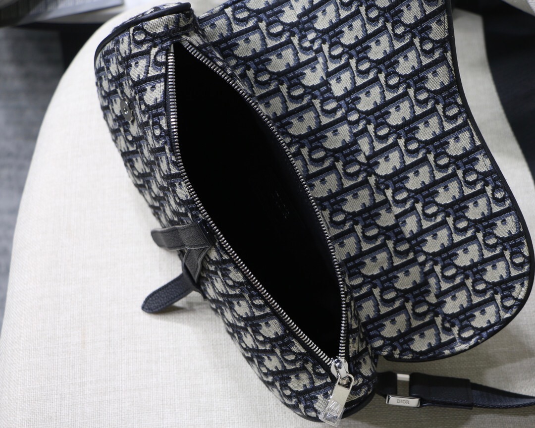 D10r Saddle Bag 001