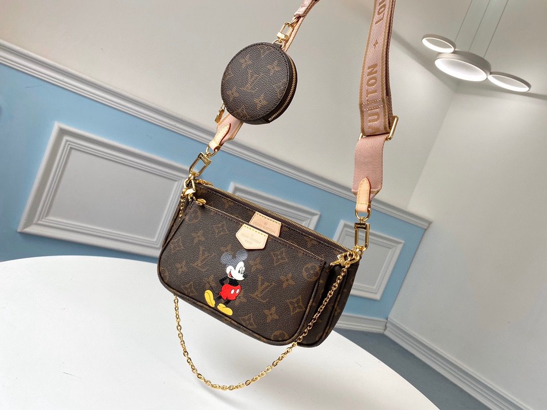LV Multi Pochette Accessoires Monogram M44813