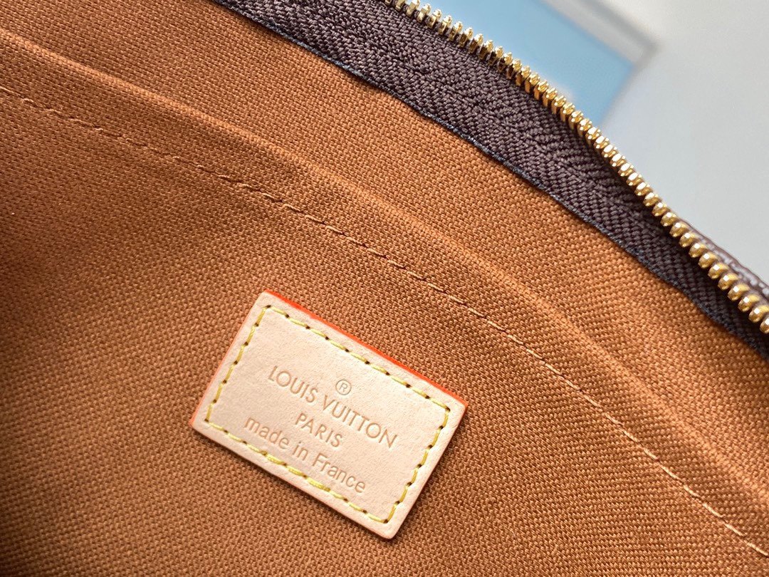 LV Multi Pochette Accessoires Monogram