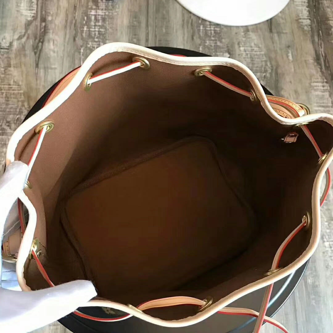 L0vis Vvtt0n Handbag 24cm