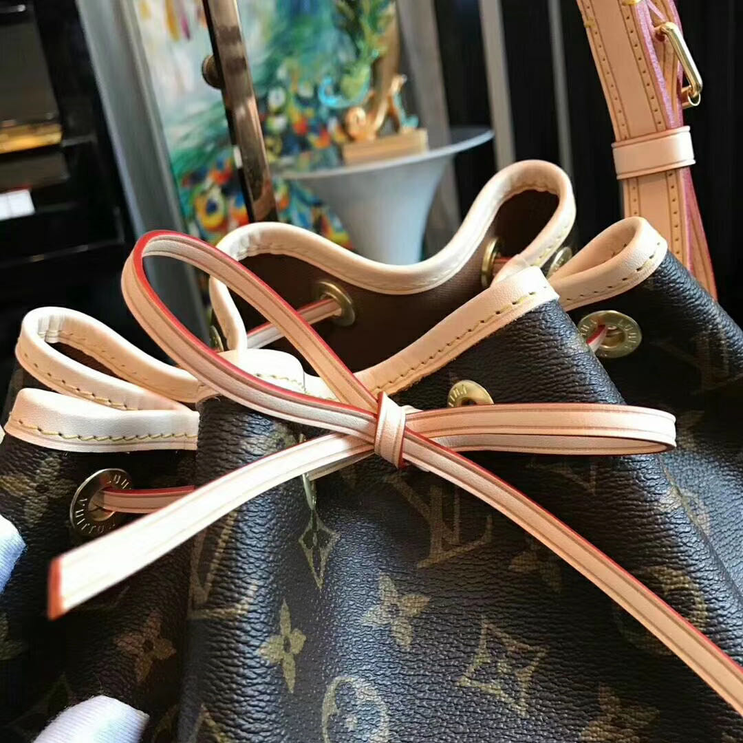 L0vis Vvtt0n Handbag 24cm