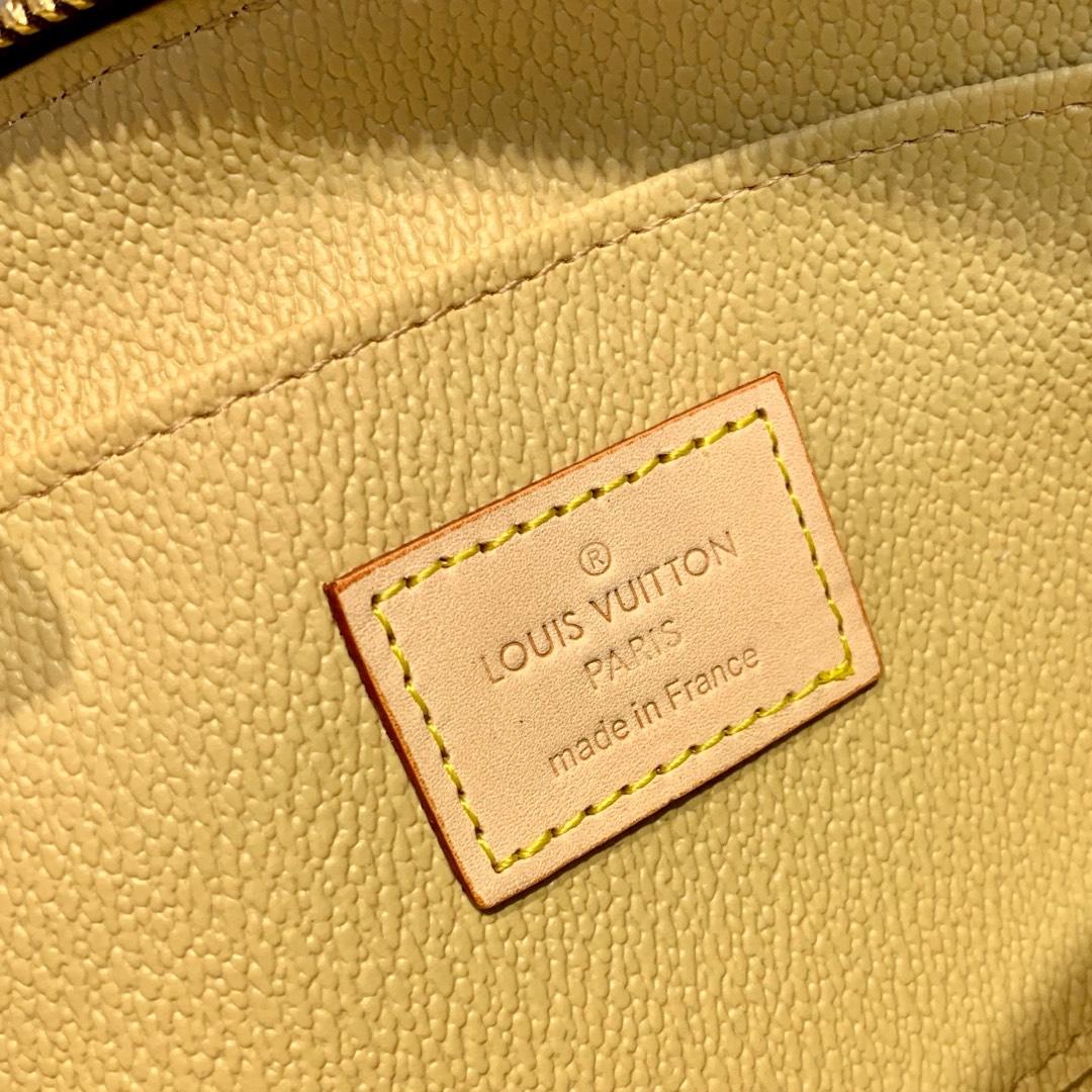 LV M41114 mini Epi leather Makeup bag