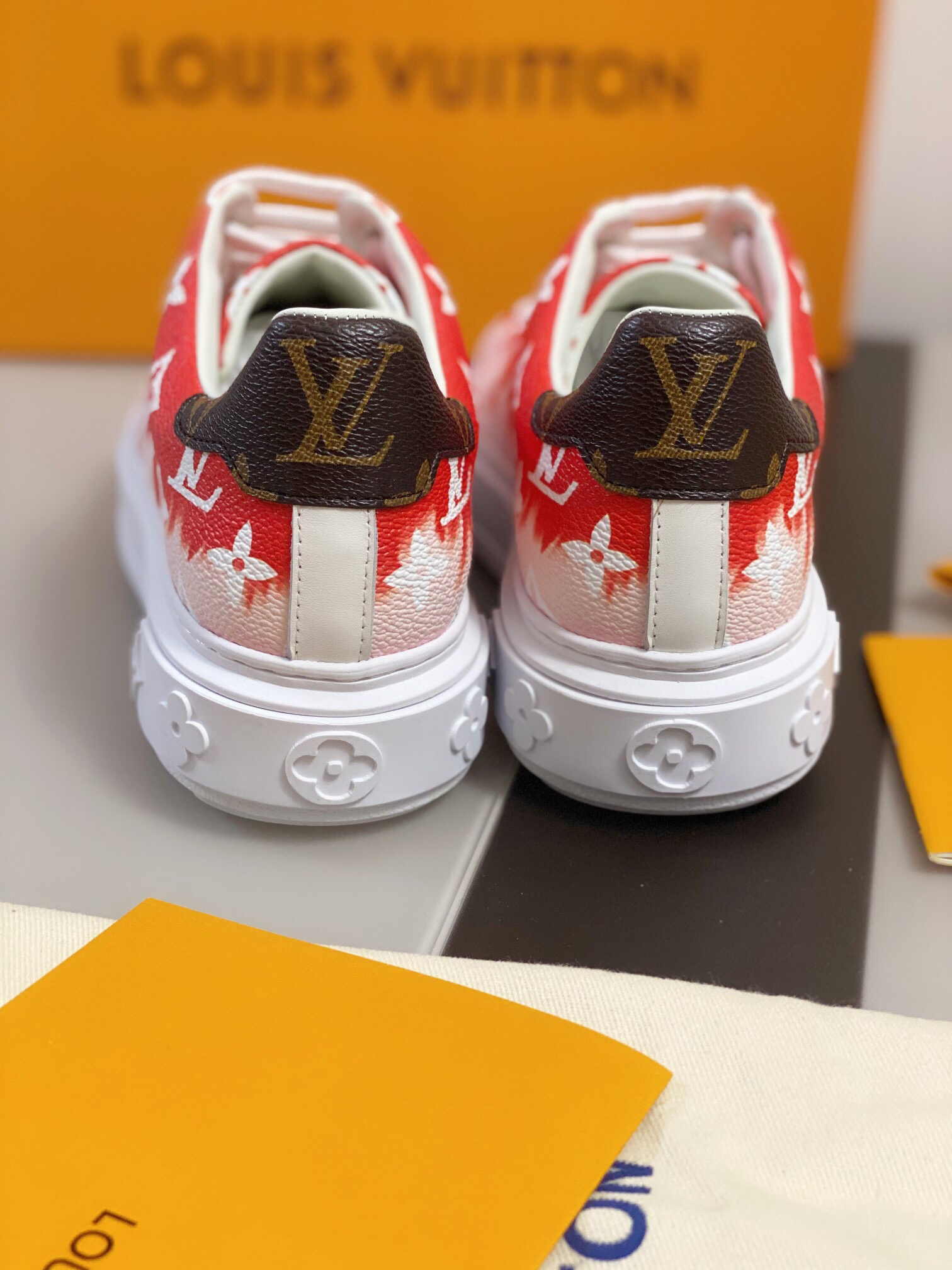 L0vis Vvtt0n Sneakers 003