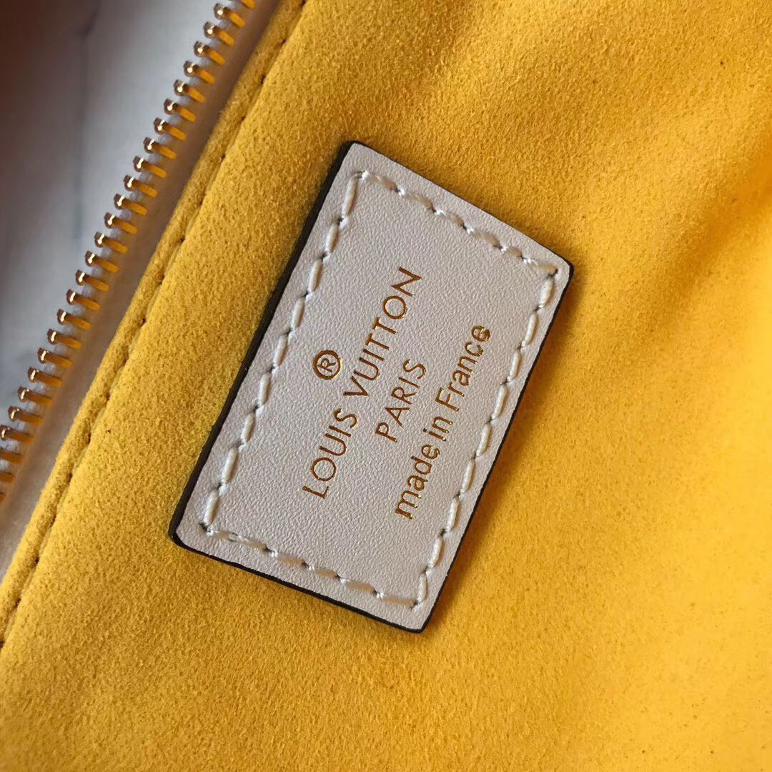 L0vis Vvtt0n Monogram Giant Elizabeth Pencil Pouch 001