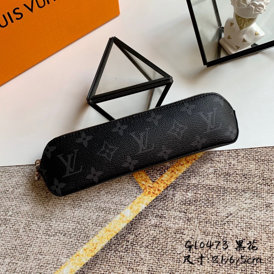 L0vis Vvtt0n Monogram Giant Elizabeth Pencil Pouch 004