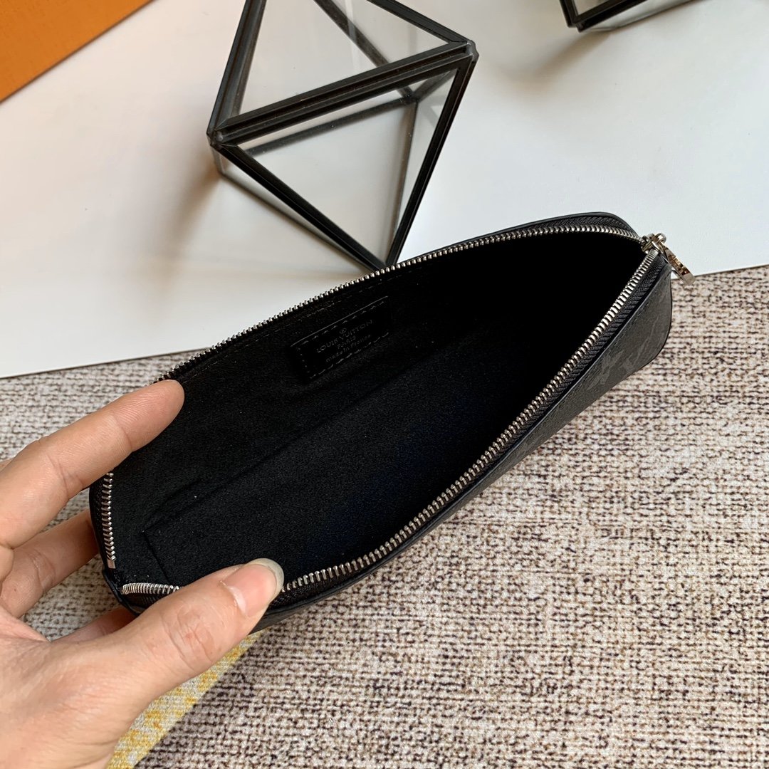 L0vis Vvtt0n Monogram Giant Elizabeth Pencil Pouch 004