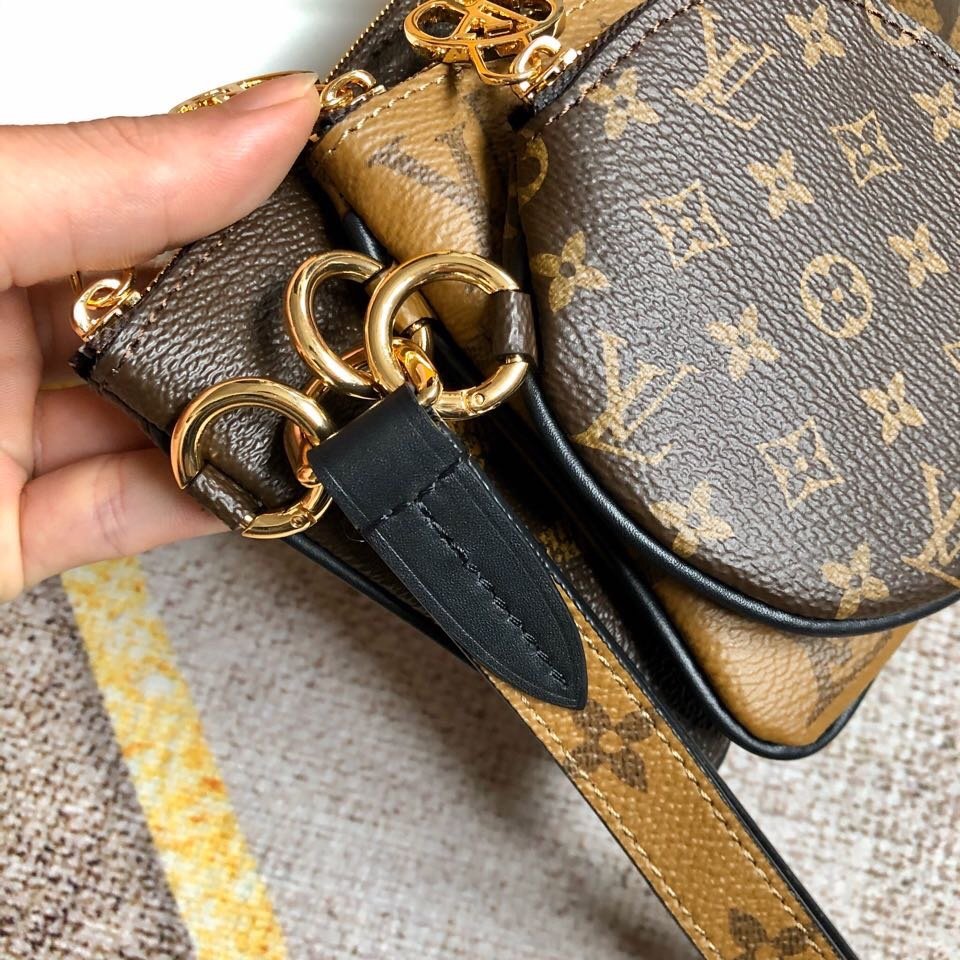 L0vis Vvtt0n Trio Pouch Monogram