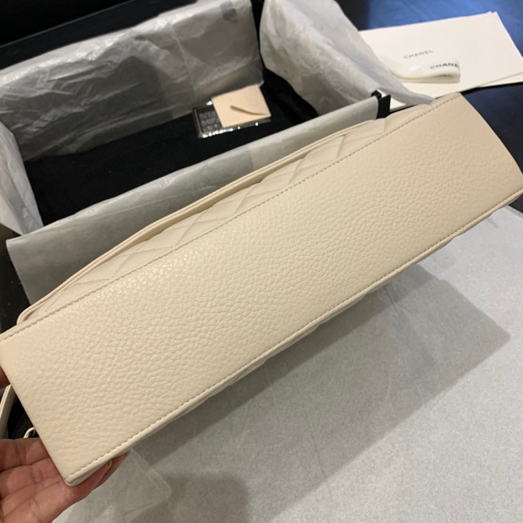 Ch**el Caviar Shoulder bag White 32cm