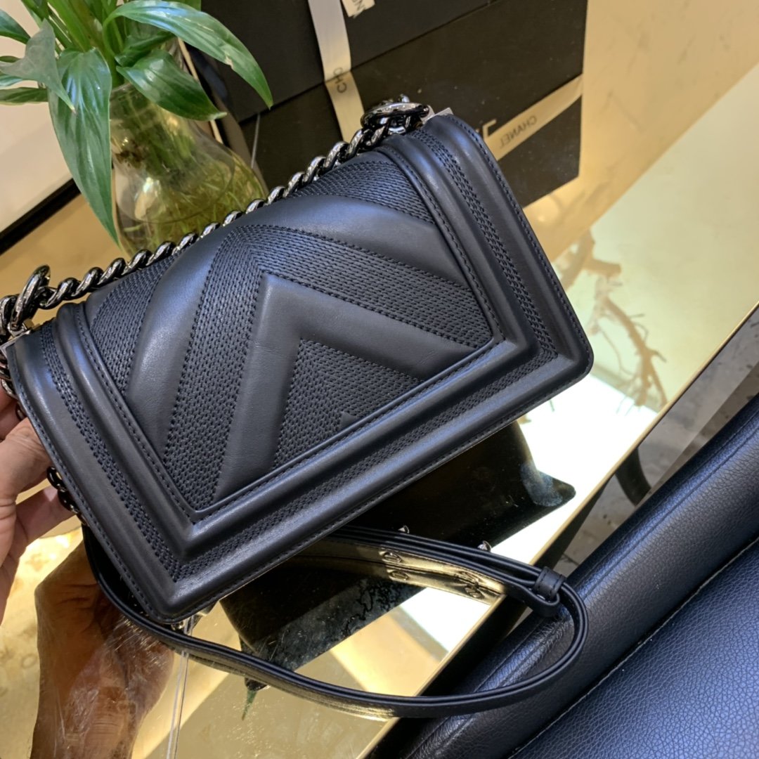 Ch**el V Boy Bag 20cm Black