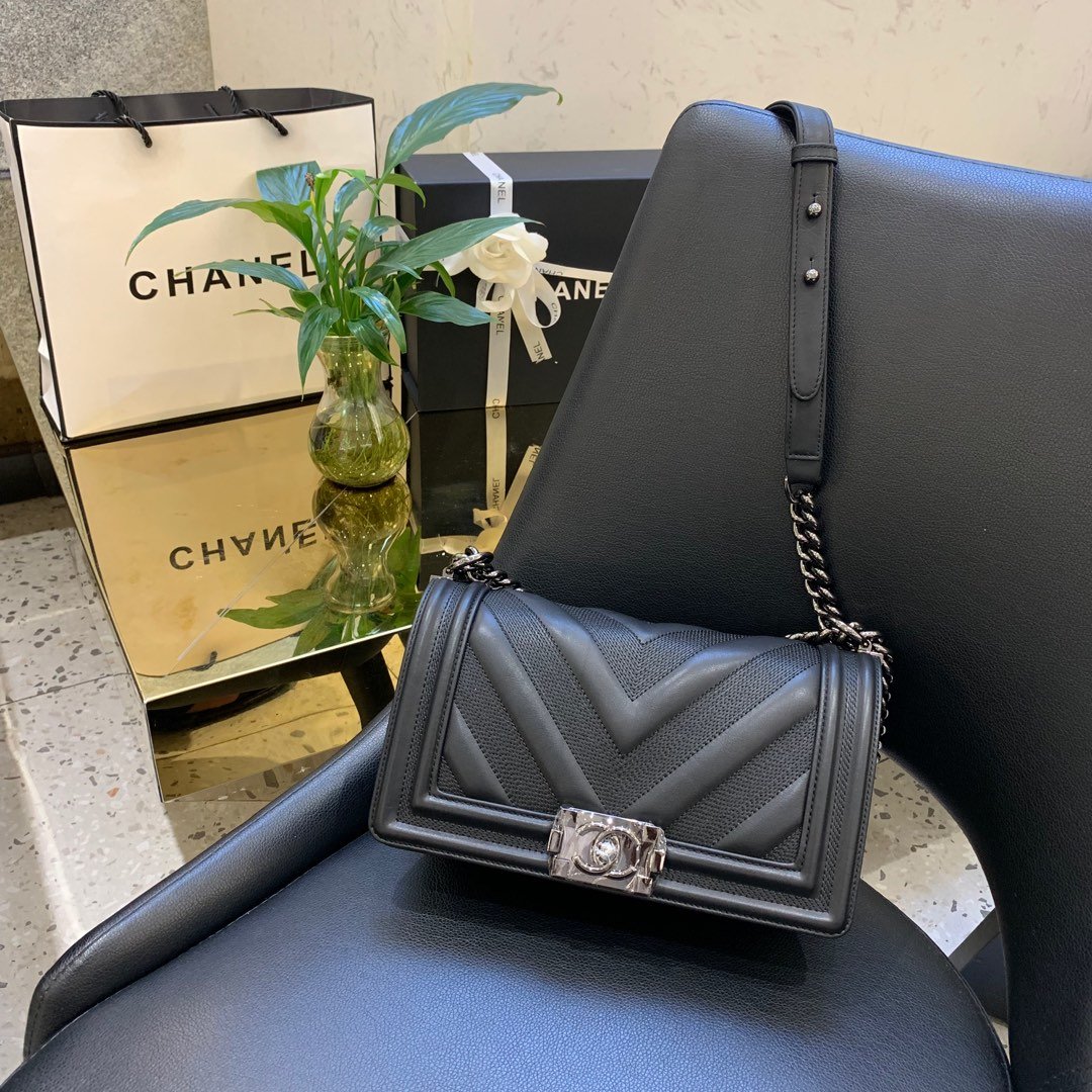 Ch**el V Boy Bag 25cm Black