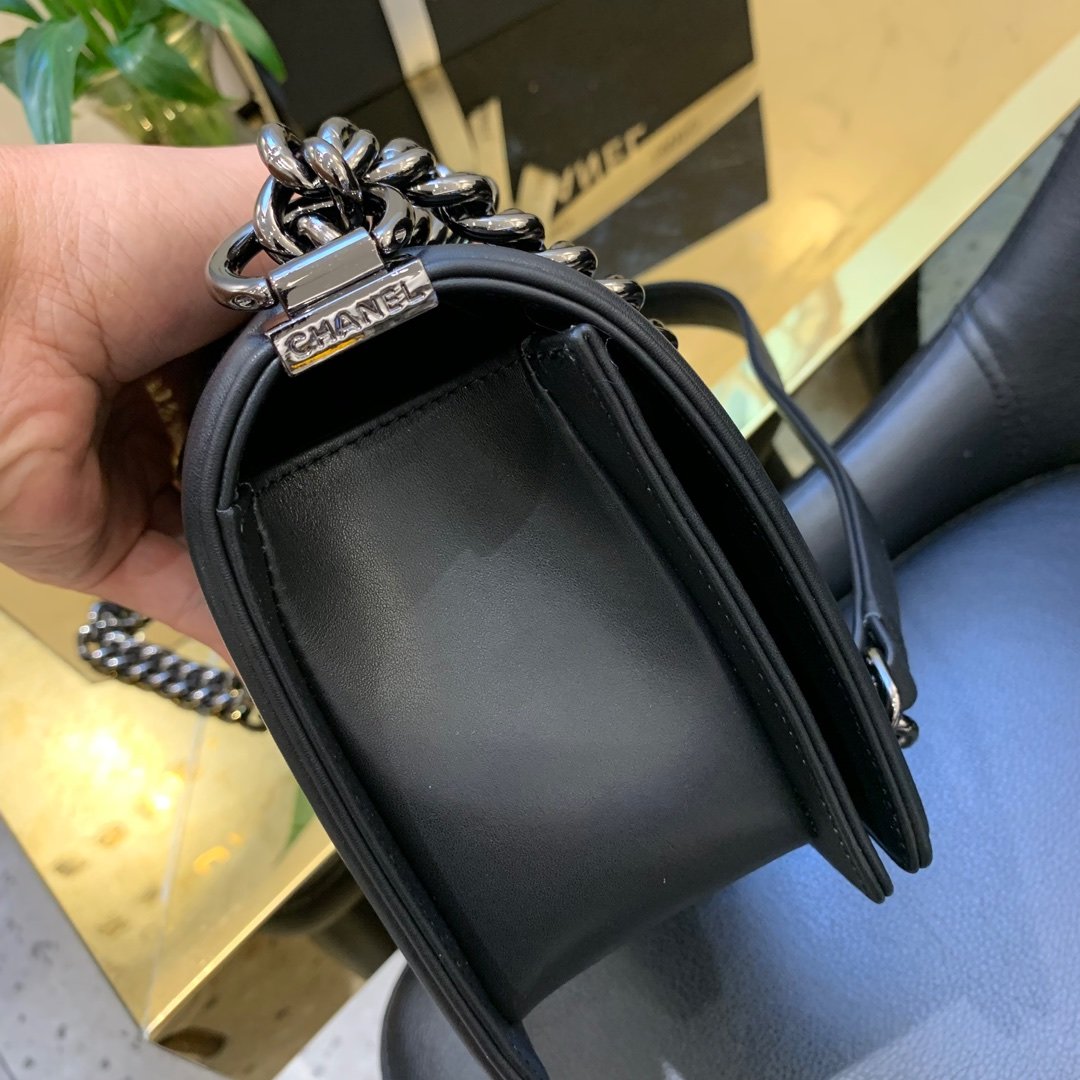 Ch**el V Boy Bag 25cm Black