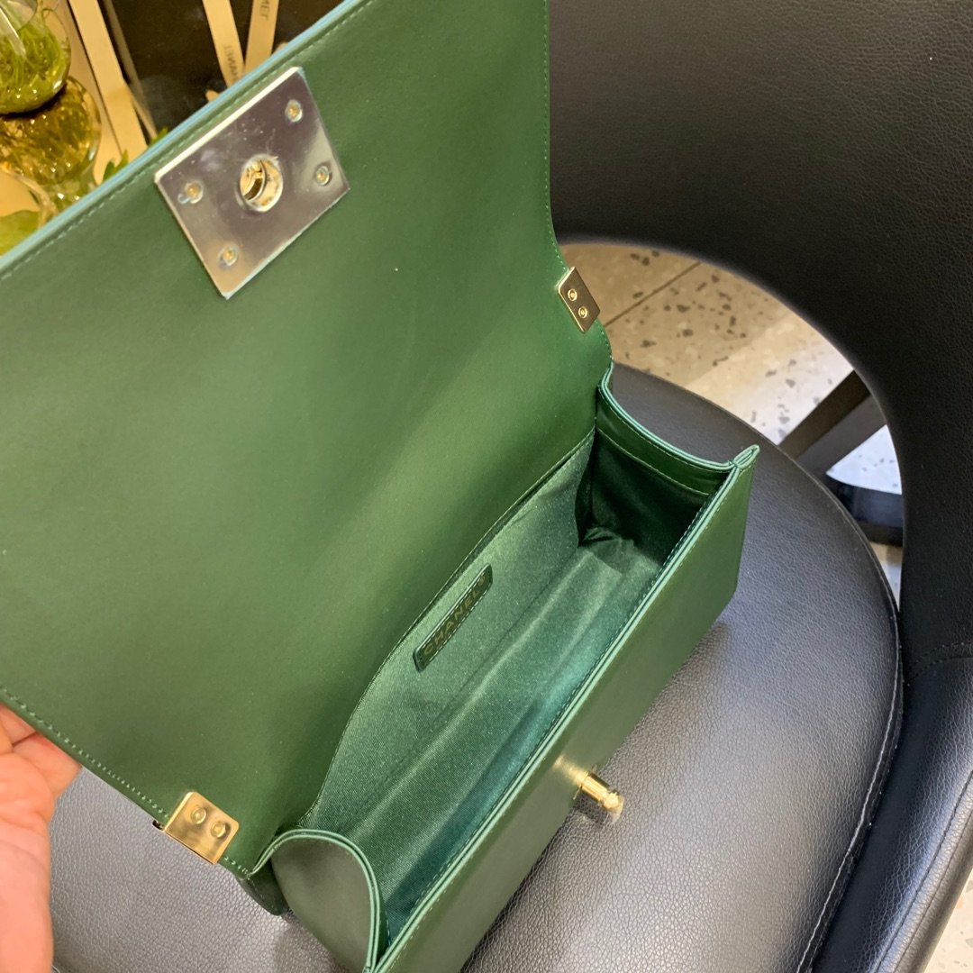 Ch**el V Boy Bag 25cm Green