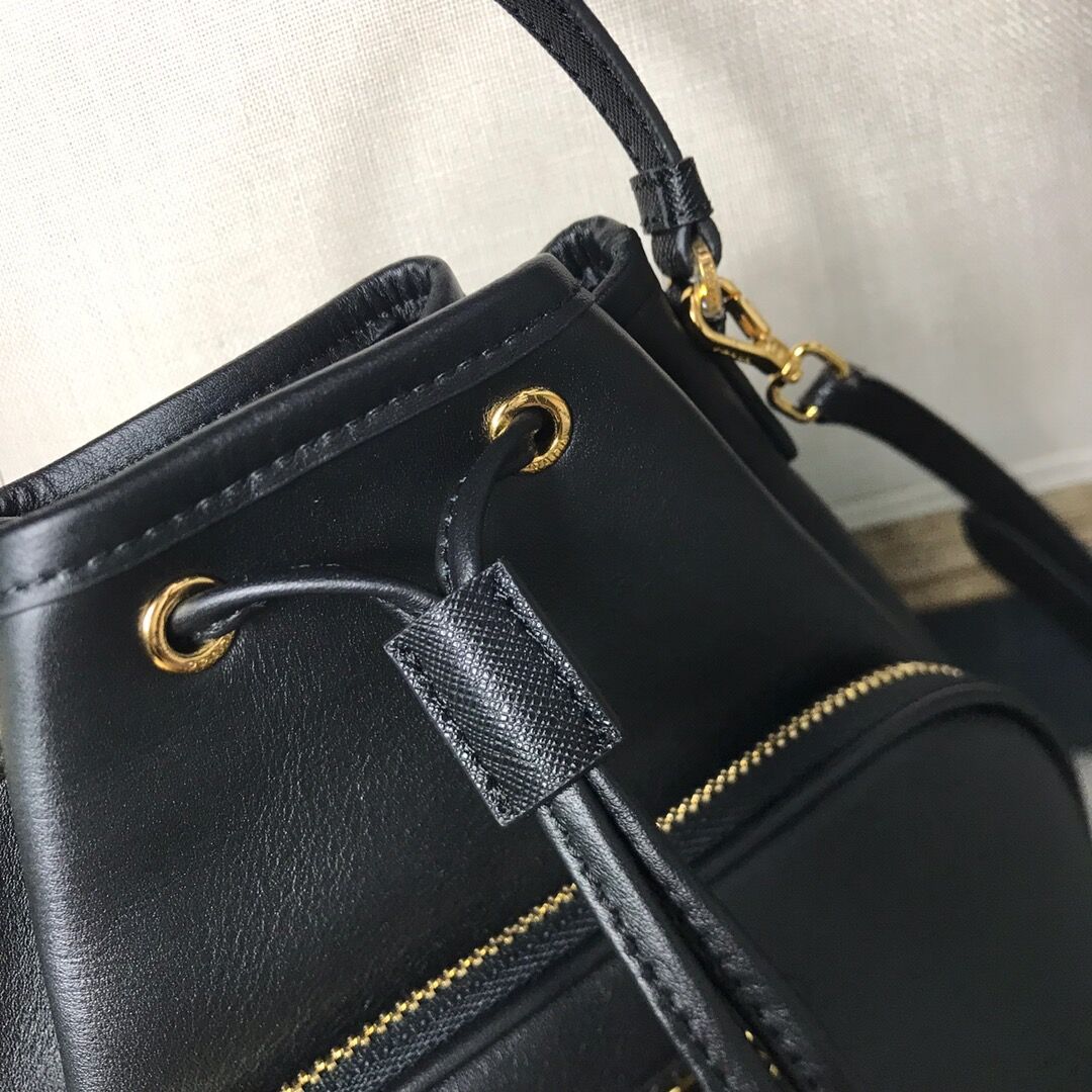 Pra*a Backpack Black